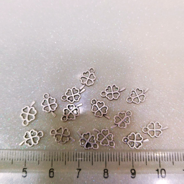 Antik Gümüş Kaplama Yonca Takı Sallantı ve Ara Aparatı (12 mm) Antik Gümüş Kaplama Yonca Takı Sallantı ve Ara Aparatı (12 mm)