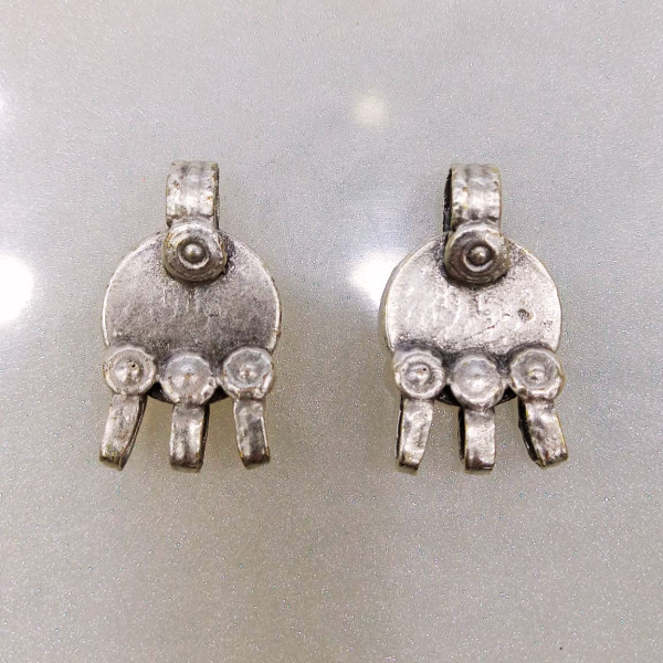Antik Gümüş Kaplama Üçlü Sallantılı Metal Takı Ucu - 1 Adet Antik Gümüş Kaplama Üçlü Sallantılı Metal Takı Ucu - 1 Adet