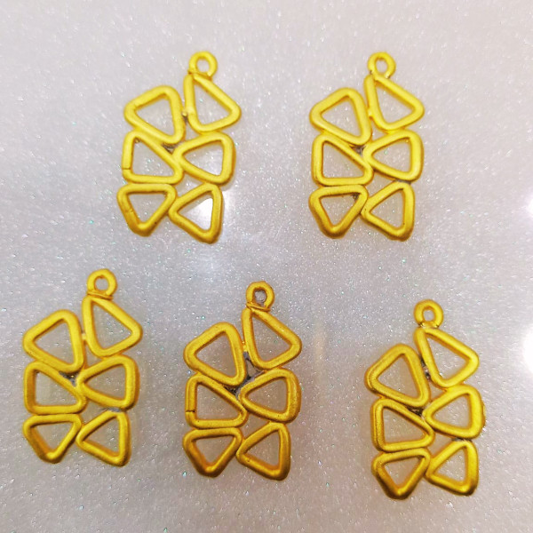 Altın Kaplama Dikey Geometrik Üçgen Tasarım Takı Sallantı Aparatı (1 Adet) Altın Kaplama Dikey Geometrik Üçgen Tasarım Takı Sallantı Aparatı (1 Adet)